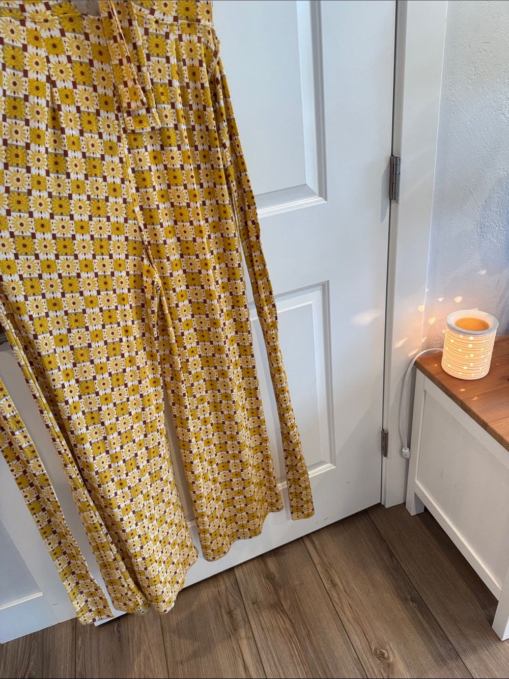 Free People Vibe Check Jumpsuit Yellow Floral Tile Wide Leg Retro 70s Small - Picture 8 of 8